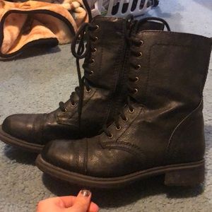Combat style boot
